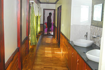 Alleppey Luxury Houseboats